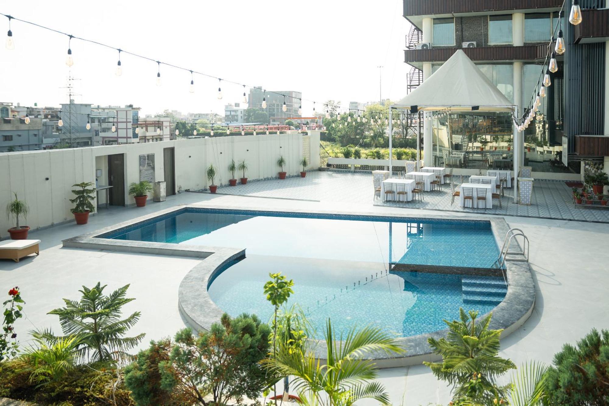 The Solitaire Dehradun Extérieur photo